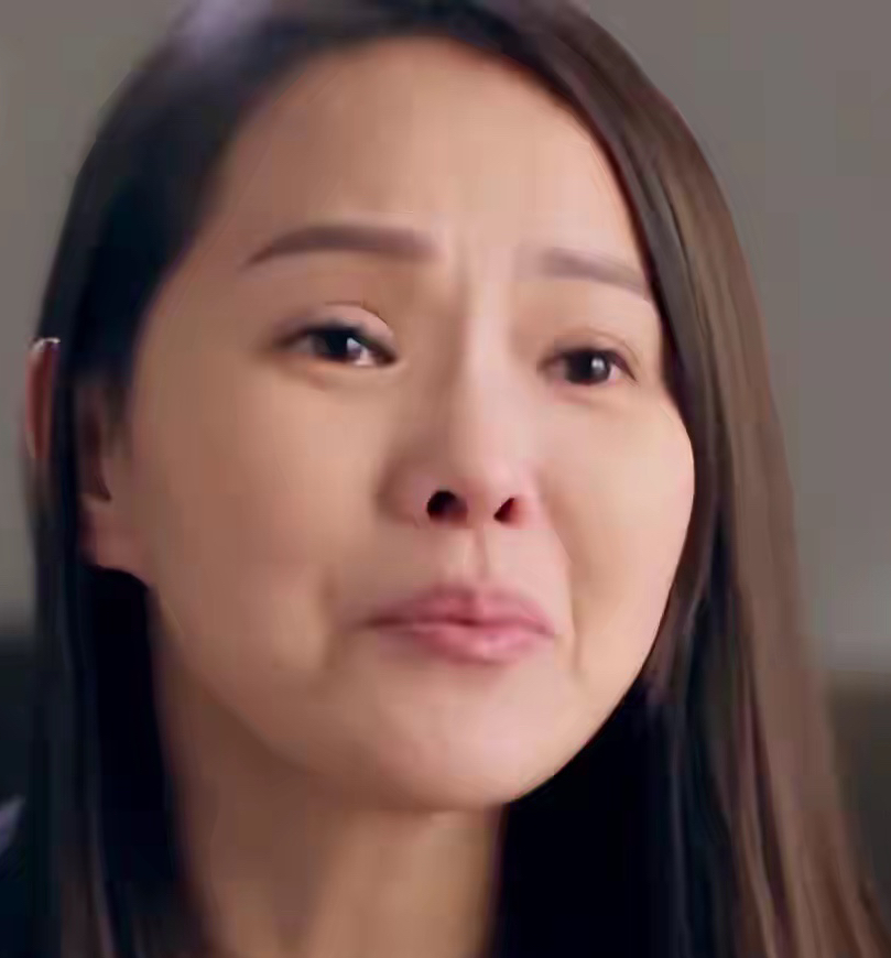 如今五十八岁的伊能静，身边有儿子有女儿，旁人看着都说她凑成了一个“好”字。碰上有人拿生孩子说事，她一点没绕弯子：男人的心要是留不住，生再多孩子也是白搭。

这话搁在七夕那天说出来，评论区直接炸了锅。

一个快六十的女人，不晒玫瑰不晒合照，安安静静撂了这么一句话，反倒让所有人闭了嘴。

外人看她跟秦昊