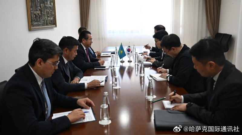 【哈韩探讨人工智能和工业合作项目】🇰🇿🇰🇷🤝

哈萨克斯坦外交部副部长阿尔曼·伊萨哈利耶夫近日会见韩国外交部东北亚和中亚局局长南镇。双方表示，近年来哈韩政治对话、经贸合作及文化人文交流保持稳步发展。

哈方希望进一步推动工业合作、人工智能、基础设施和教育等领域具体互利项目。 ​