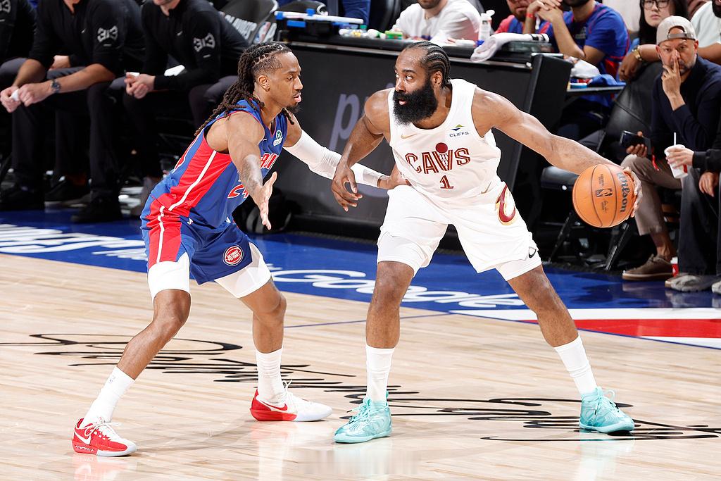 NBA东部半决赛抢七大战在18日落下大幕，客场作战的骑士队以125比9...