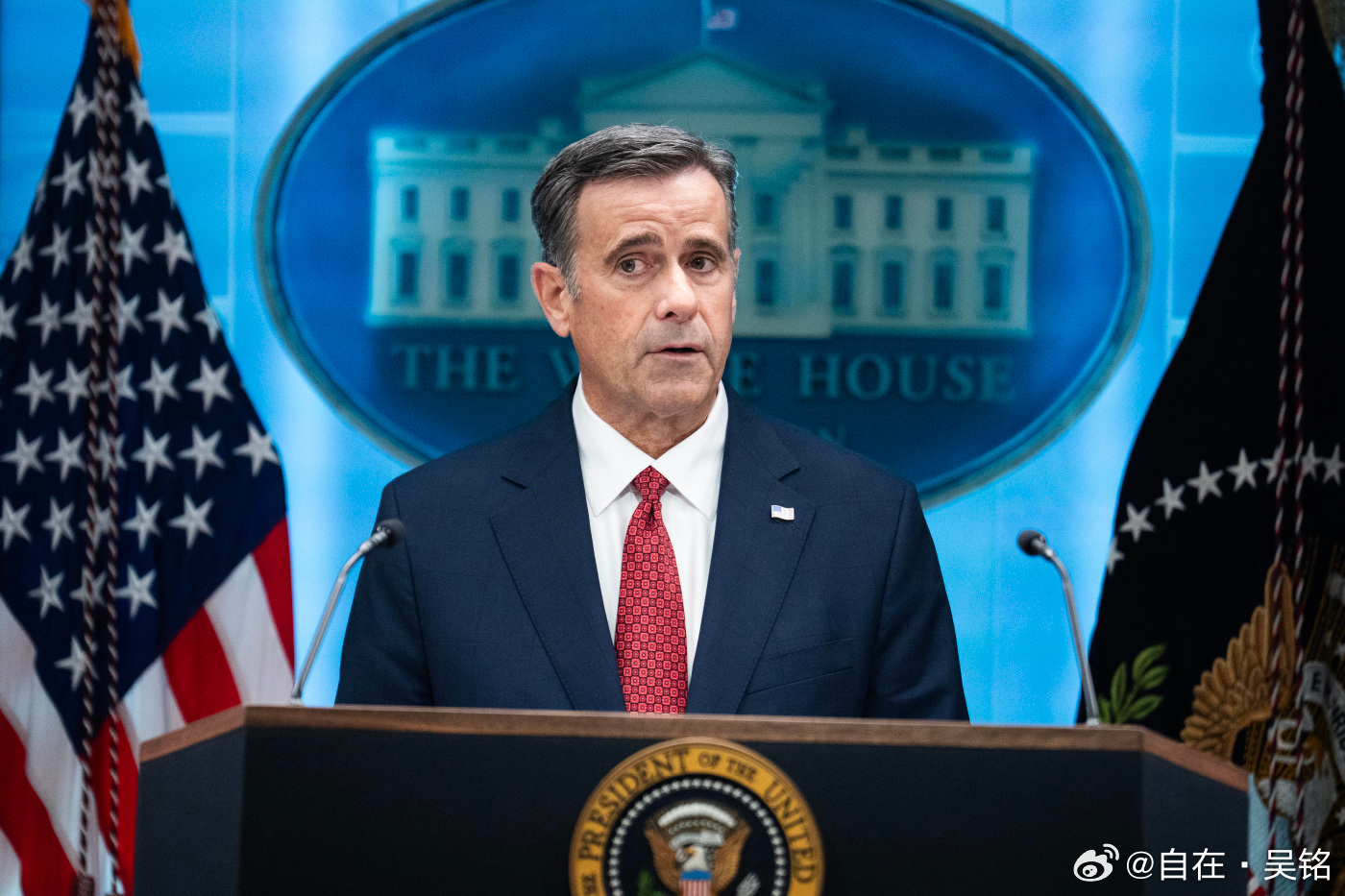 美国中央情报局局长约翰·拉特克利夫（图）周二突访莫斯科，这是他首次公开访问俄罗斯首都。目前美国正艰难寻求结束俄罗斯对乌克兰的入侵以及伊朗战争，不过访问原因暂时不清楚。

《华尔街日报》此前报道称，美国收集到的情报显示，俄罗斯正在为可能在乌克兰进行的军事动员做初步准备，并计划试探北约 ​