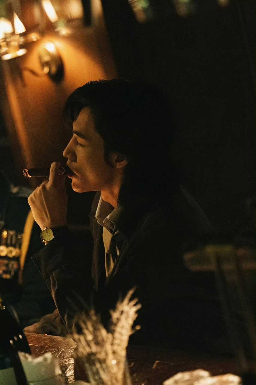 📢此沙粉丝请大家看电影啦！🎬
由此沙领衔主演的电影《侦战》10月1日全国上映！转发+关注，抽15位朋友，每人1张《侦战》30元观影代金券，27号晚上开奖。 
国庆档港风警匪片！双密室谜局，层层反转悬念拉满，古天乐×此沙联手追凶，10月1日影院见！本次奖品为云包场形式30元代金券，中奖后48小时内领 ​