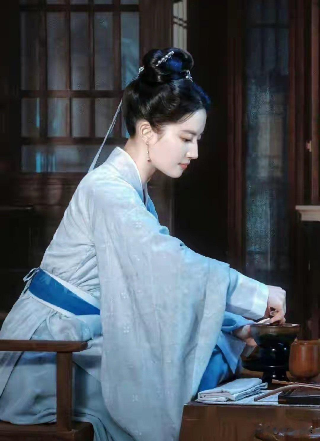 网传刘亦菲、罗云熙或将合作《咸雪》，网友热议阵容适配度 ​