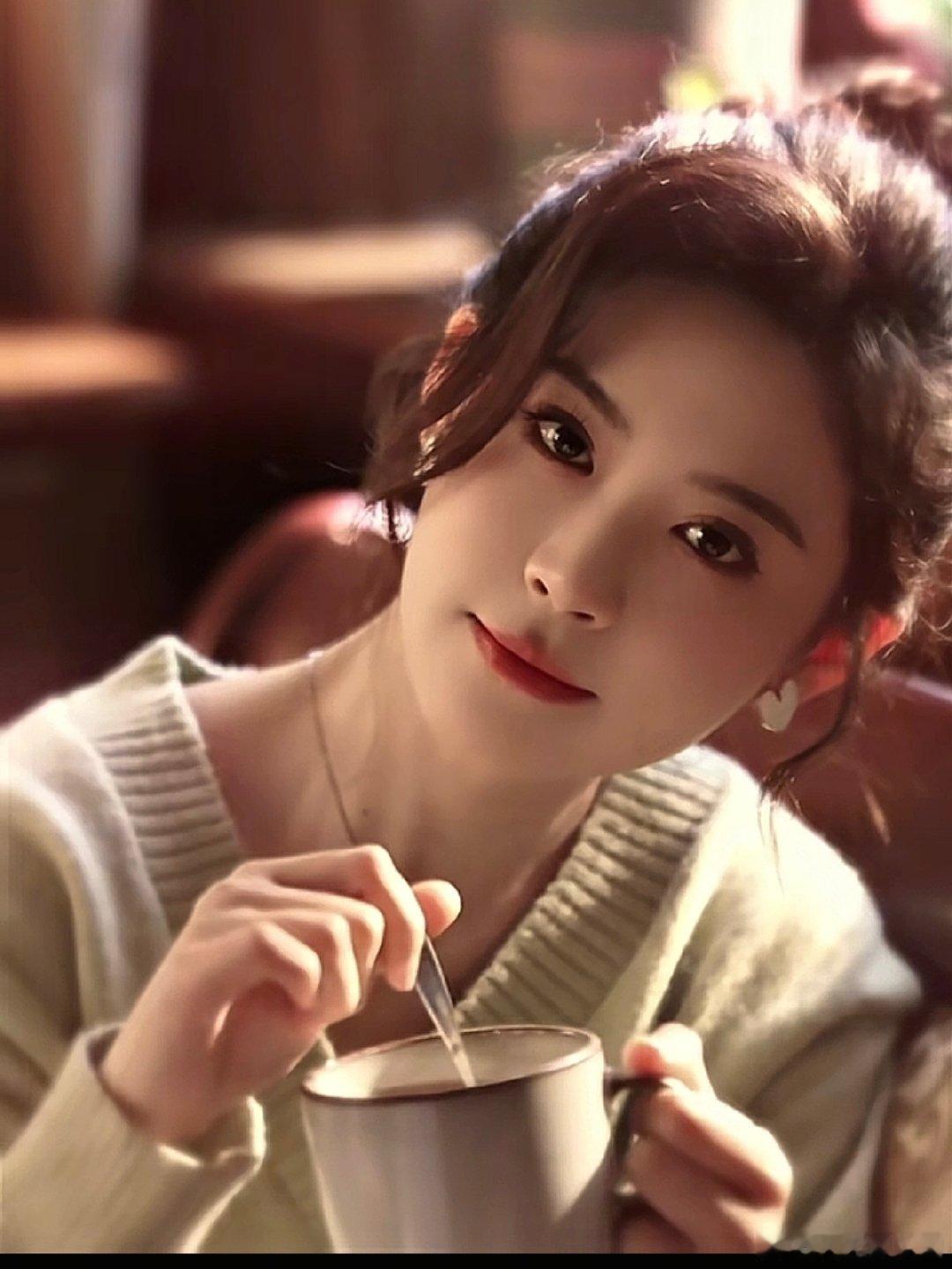 #演员_翟一莹[超话]##向全世界安利翟一莹##烟火与月光# 范宣美会幸福的 ​