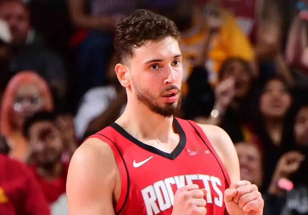 火箭这场真是打醒了人。 先别看他们前面落后，G4一上来就把湖人压得喘不...