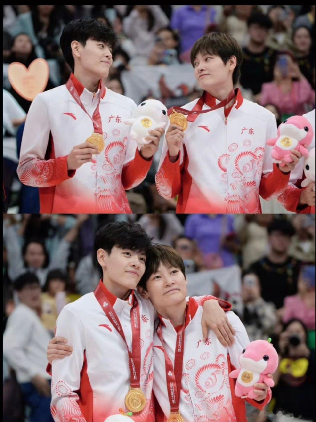 #杨舒予[超话]#    以后的每一次征程，都在彼此身边  好有爱的姐姐妹妹

​