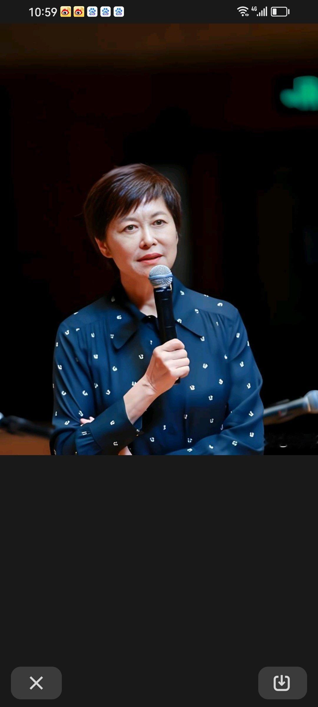 追悼敬一丹

秋风含泪传噩耗，
白露漫漫送一丹，
台前幕后一青松，
乱云飞渡仍从容，
焦点访谈正能量，
实话实说撼天地，
留给人间金话筒，
带给西天真善美。

愿敬一丹老师一路走好，
2026年，9月13日
顿悟 ​