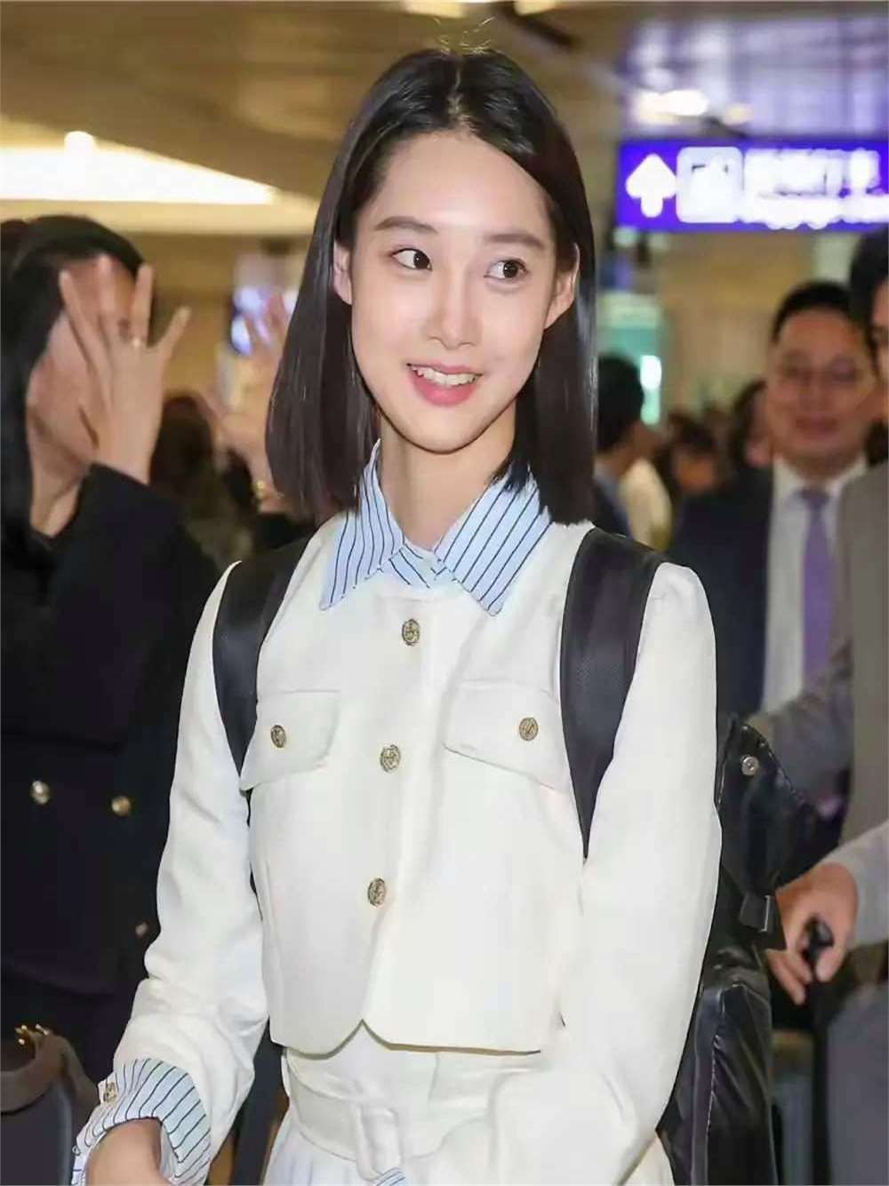 这个美丽可爱的女孩，就是清华大学的校花彭一航，完美的学霸美女。