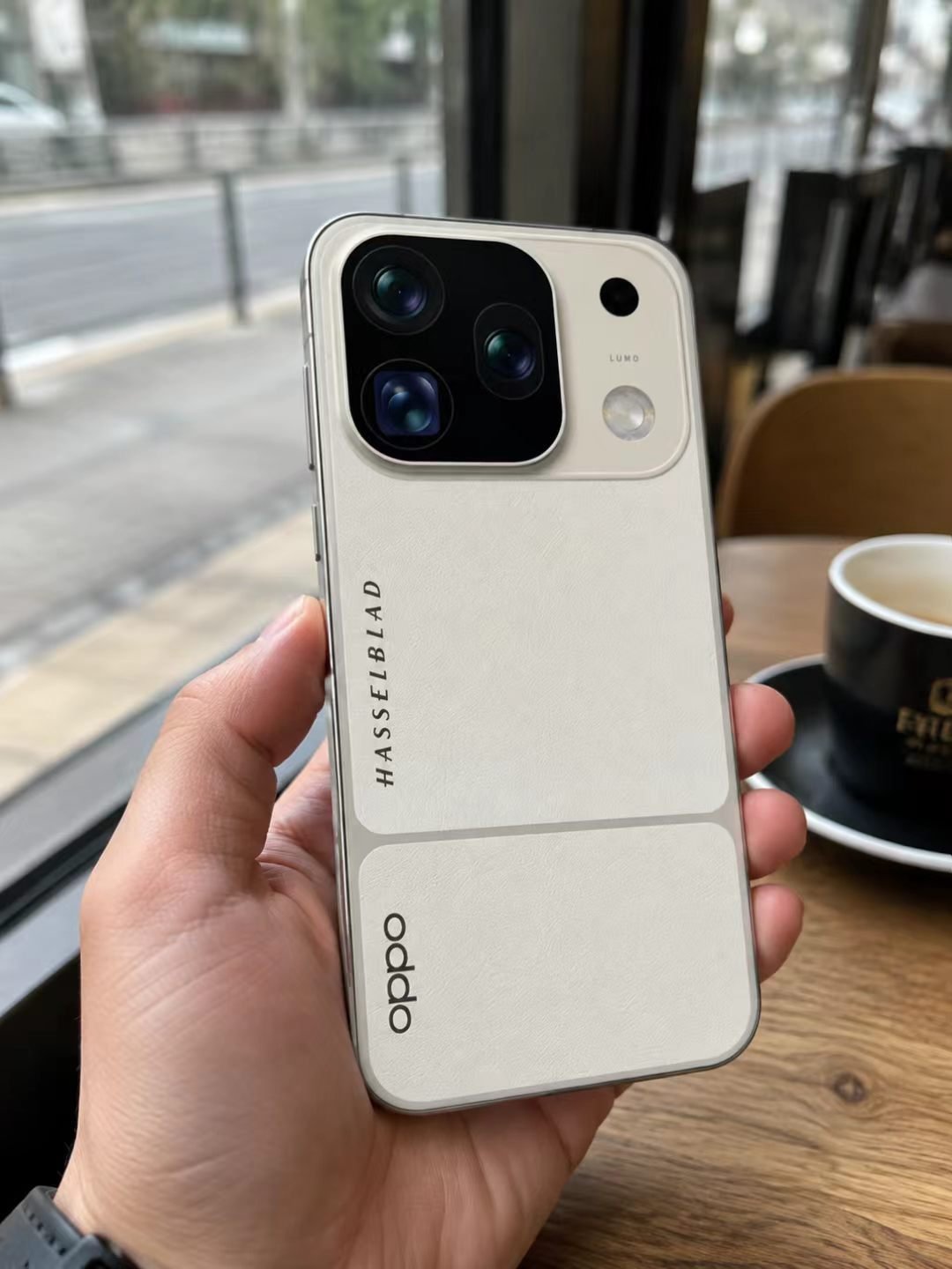 OPPO Find X10系列外观图直接爆了，觉得怎样 ​
