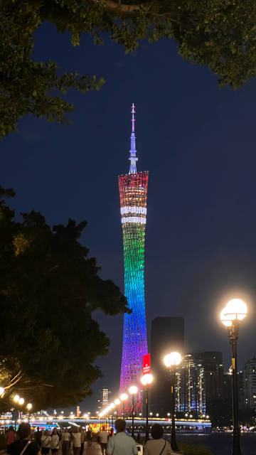 get一条可以饱览广州塔的夜行路线：晴波路-海心桥-广州塔
