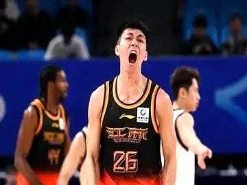江苏队这后卫，真有点东西。    从NBL杀进CBA，1米83的庞峥麟...