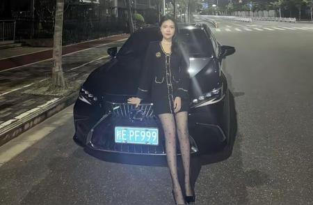 街拍小姐姐穿搭