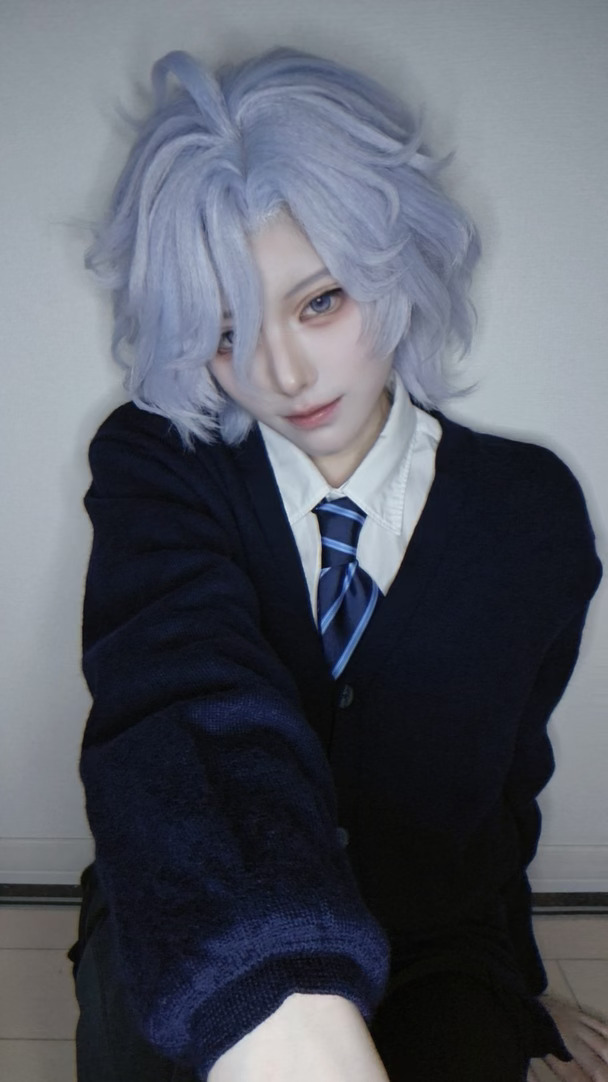 「呐，别移开视线，一直看着我哦。」