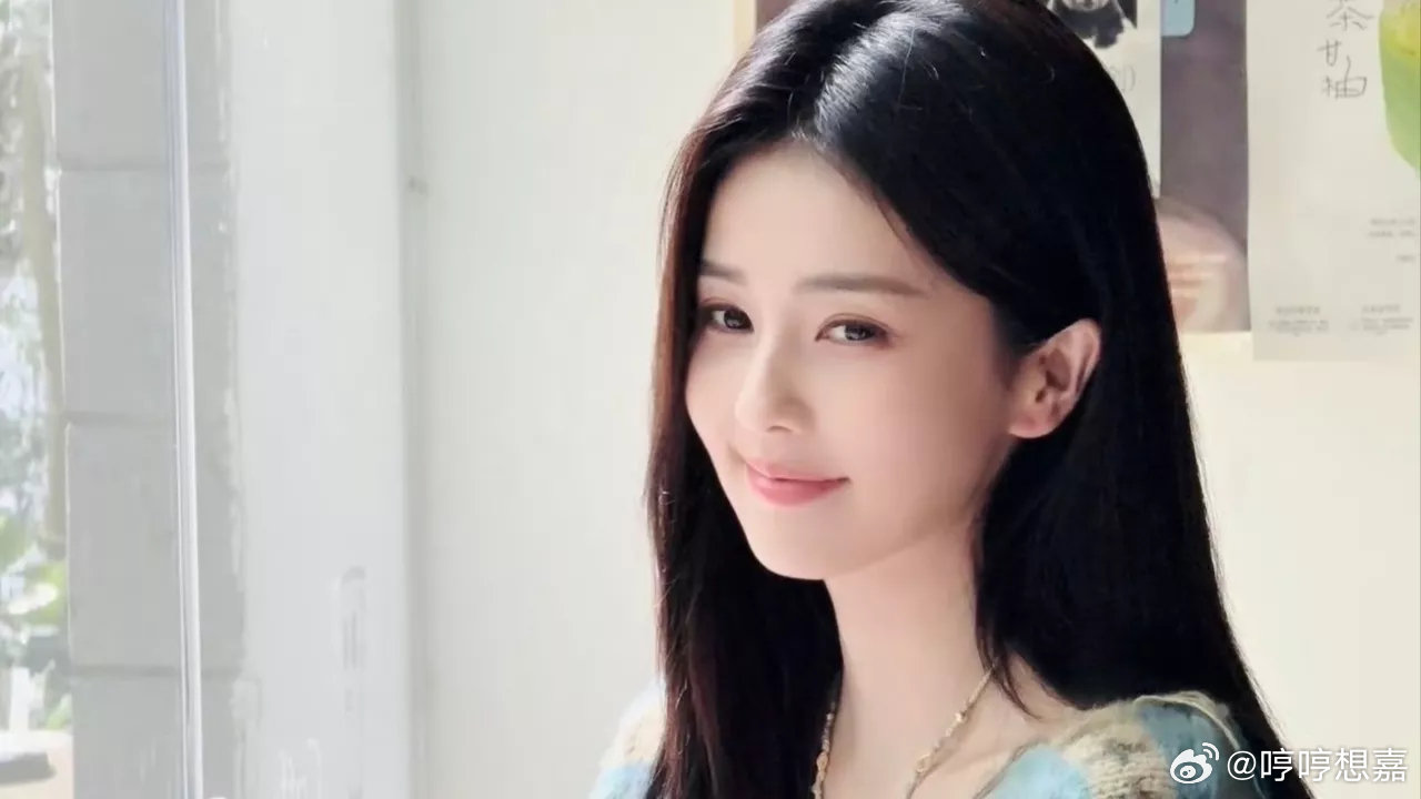 #白鹿[超话]# [心]#白鹿王韵娜# [心]#白鹿开到荼蘼#

你眼里有星空，我的征途就是星辰大海

​