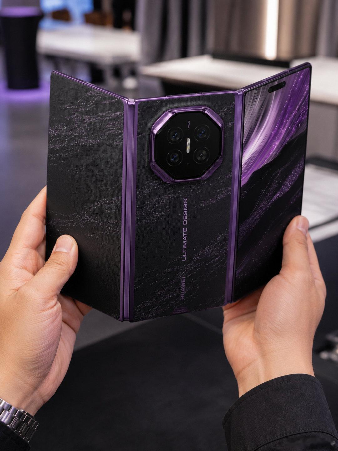 华为Mate XT2，新一代华为三折叠，这质感提升了好多啊😍 ​