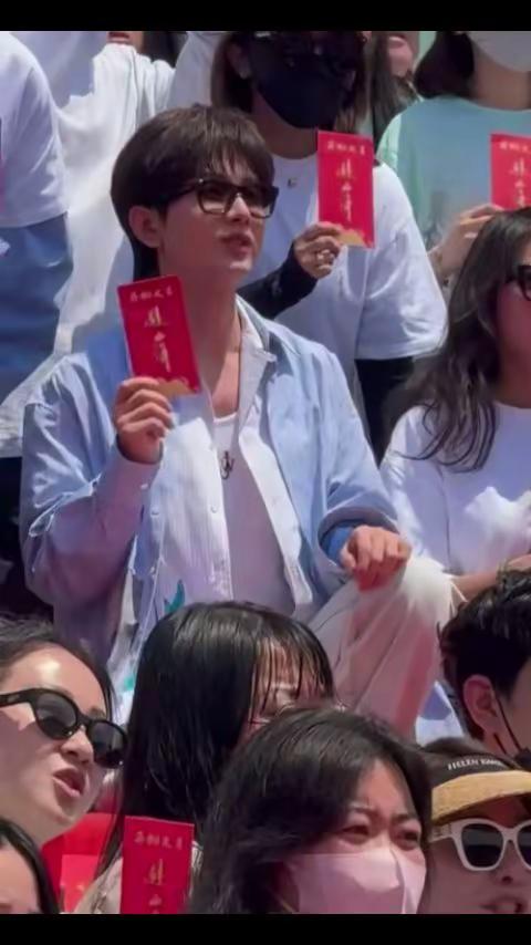 明天一定要记得看赴山海成毅 赴山海开播一周年 向全世界宣传我担