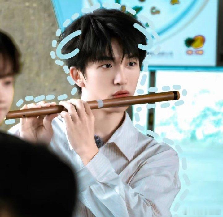 #黄子弘凡[超话]##黄子弘凡# 可爱小狗撒娇 ​