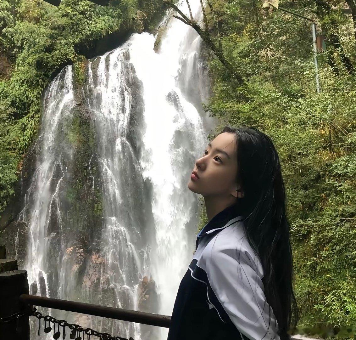 #包上恩[超话]#🐰#包上恩# 

我喜歡的 我憧憬的 我都願意一直喜欢 永远陪着你。

​