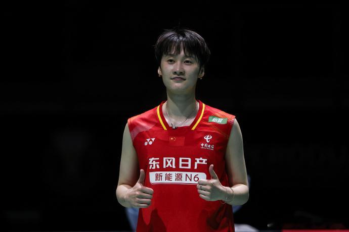 2026新加坡羽毛球公开赛，2-1逆转蕾莎娜，取得开门红！下一轮她将迎...