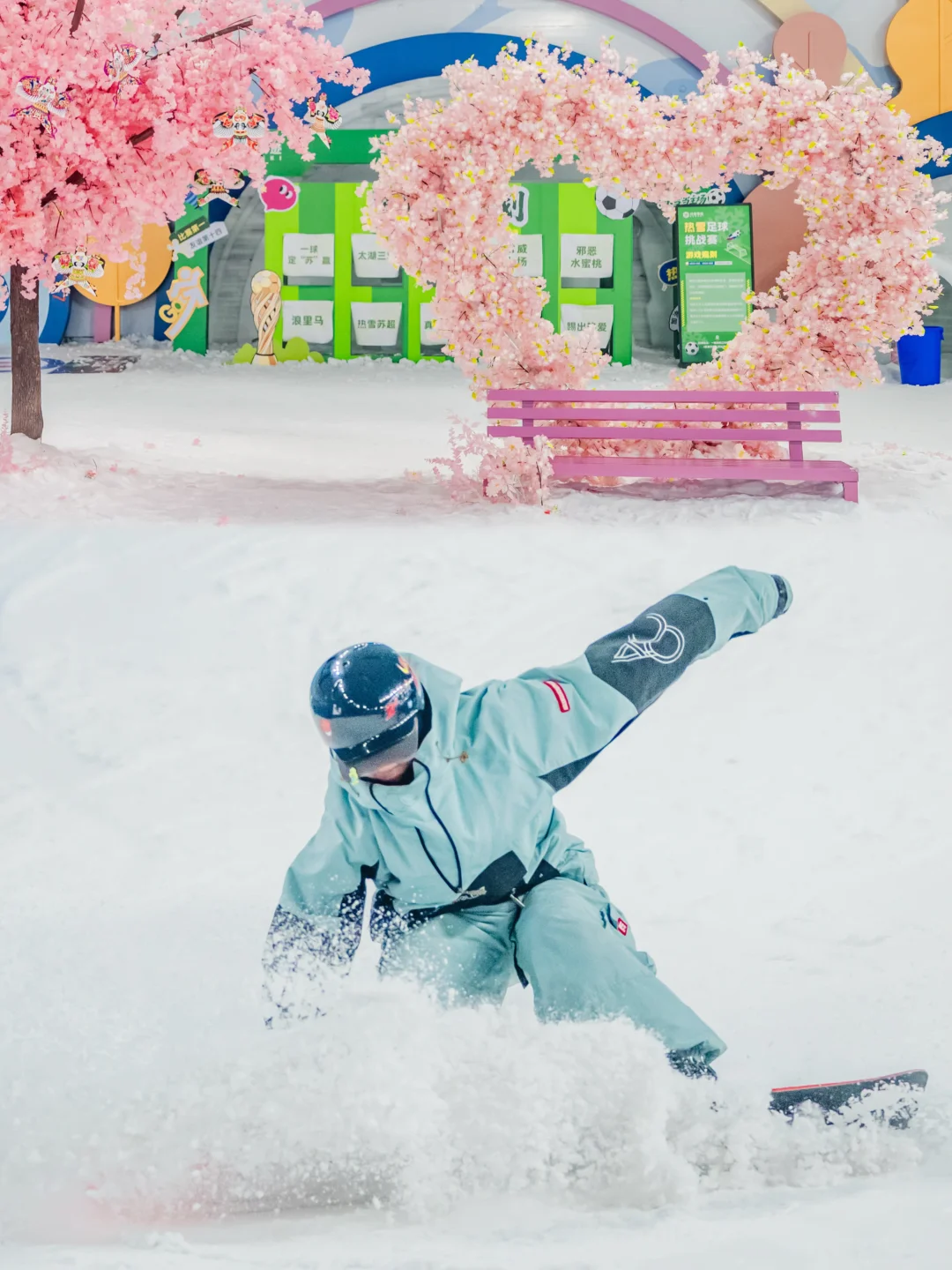 五一反向旅游✨竟然在雪场里过了春天🌸！