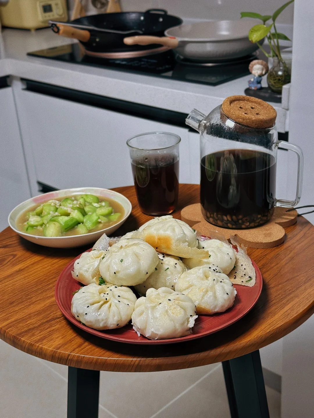 今日晚餐萝卜丝生煎包/清炒丝瓜/三豆饮