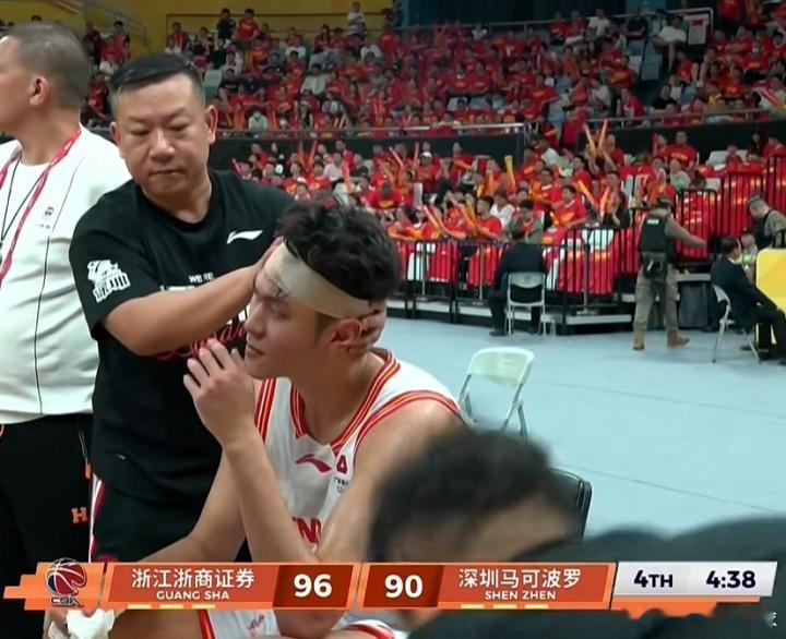 广厦险胜，孙铭徽关键三分救主，深圳输球罪人揪出，11中3不应该月16日...