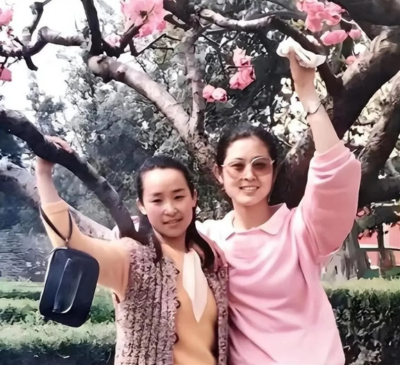 倪萍去北京｜1987年