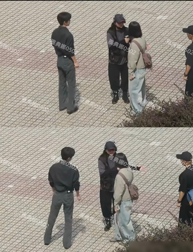 易烊千玺把Polo衫死死扎进裤腰里，顶着大太阳在凤山高中一遍遍重拍，拍完浑身湿透。有人笑这身打扮显老，像教导主任。可你再看他在百花奖提名现场，黑西装配个气球胸针，全网夸松弛文艺。同一个人，为了拍励志片，故意把自己往土里摁。广告里他试过湿发背头，被骂油腻，他也认，转头该穿校服穿校服。别人争着在镜头前好