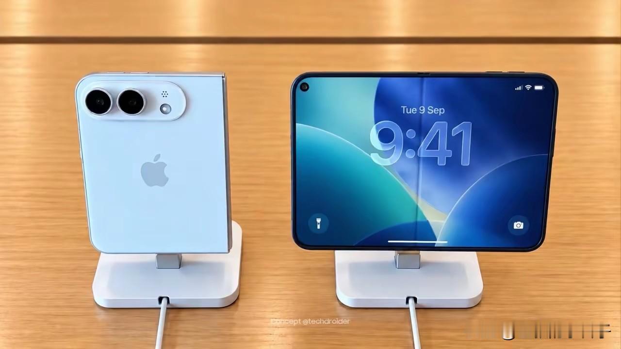 去苹果店里看看苹果折叠屏！
苹果折叠屏 iPhone Duo 真机！是的，不过你看看中间的折叠痕迹就知道了，不是想象中的那么没有影响。

不过，说实话，单独按成本来看，算起来，折叠2块屏幕，再加外面一块，3块屏幕，卖15999元，不算贵。

毕竟苹果的粉丝，实力还是很强的。不知道你会不会买苹果折叠。