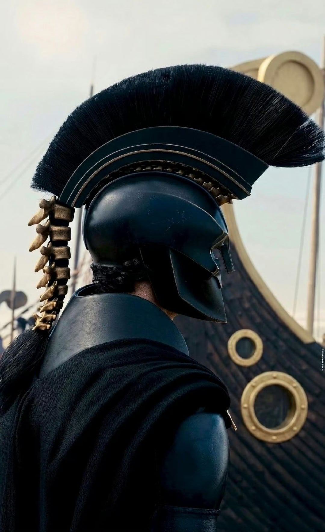 看了，必须IMAX。

咱不剧透，其实也没啥可剧透的，希腊神话故事放在今天，本来就不是以故事取胜，现在人编故事的能力，对古神话是降N维打击。

古神话故事在今天拍电影，主打一个再诠释与电影艺术＋技术展现。

与三年前我说奥本海默一样，这才是真正的
电影样子，会讲故事只是对电影的最低级要求。

 ​