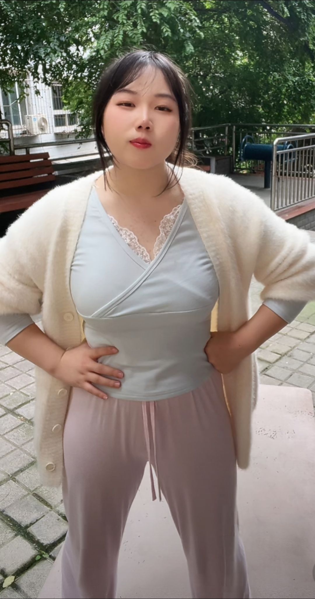 <p>翘臀美臀 丰满女生 性感紧身裤 妩媚性感 瑜伽裤 <!--{im...