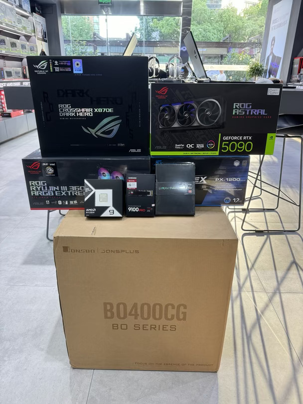 浙大小哥哥的乔思伯BO400CG和夜神RTX5090
