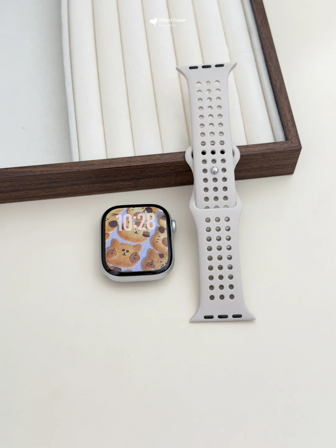 iwatch新品星光色饼干洞洞镂空表带