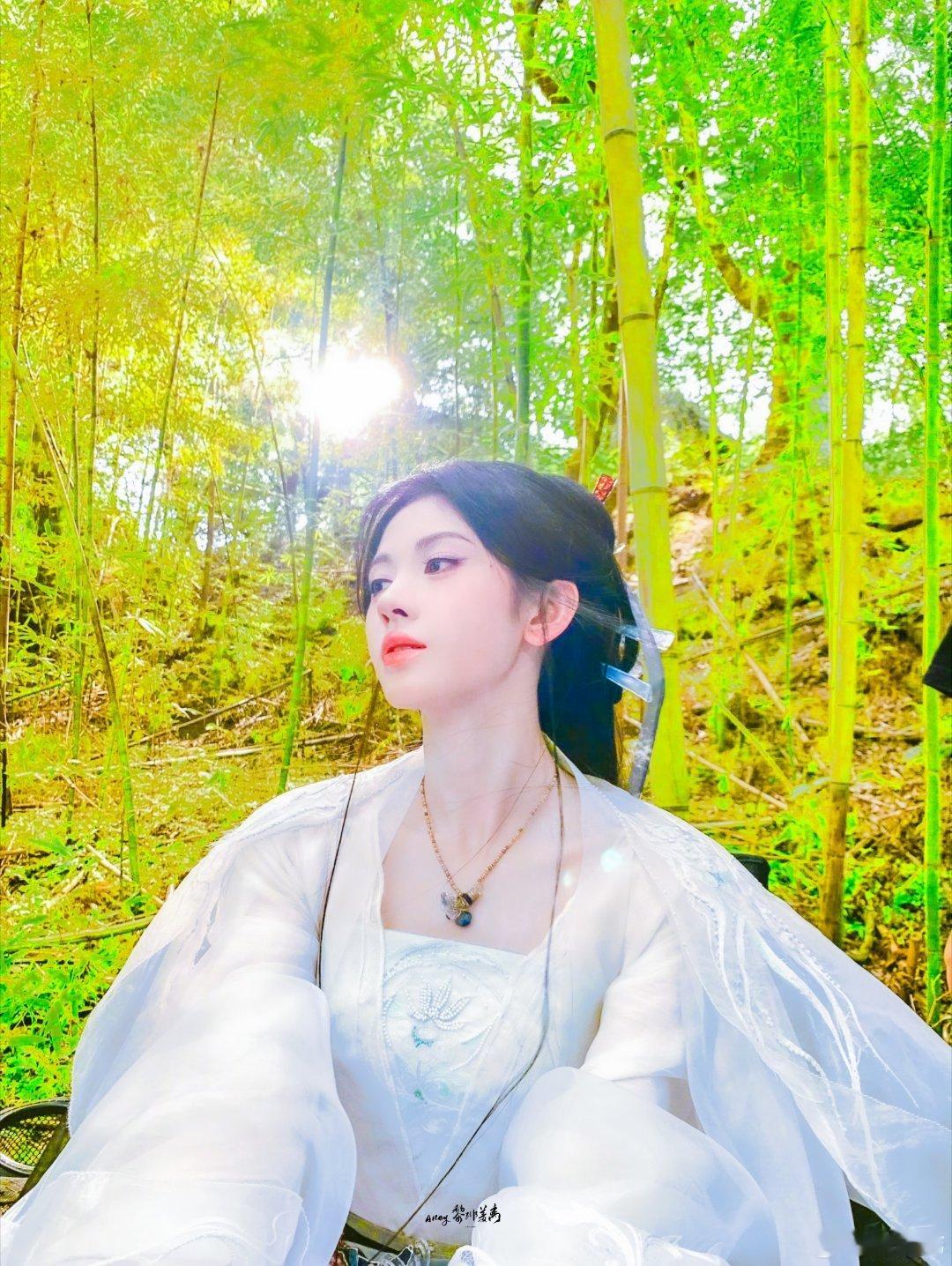 #鞠婧祎[超话]# 

你是我的青春里不可替代的角色 ​