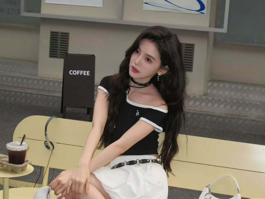 #章若楠高凡# zrn#章若楠想你了# 

宇宙這麼大 你消失之後我該去哪裡找你

​