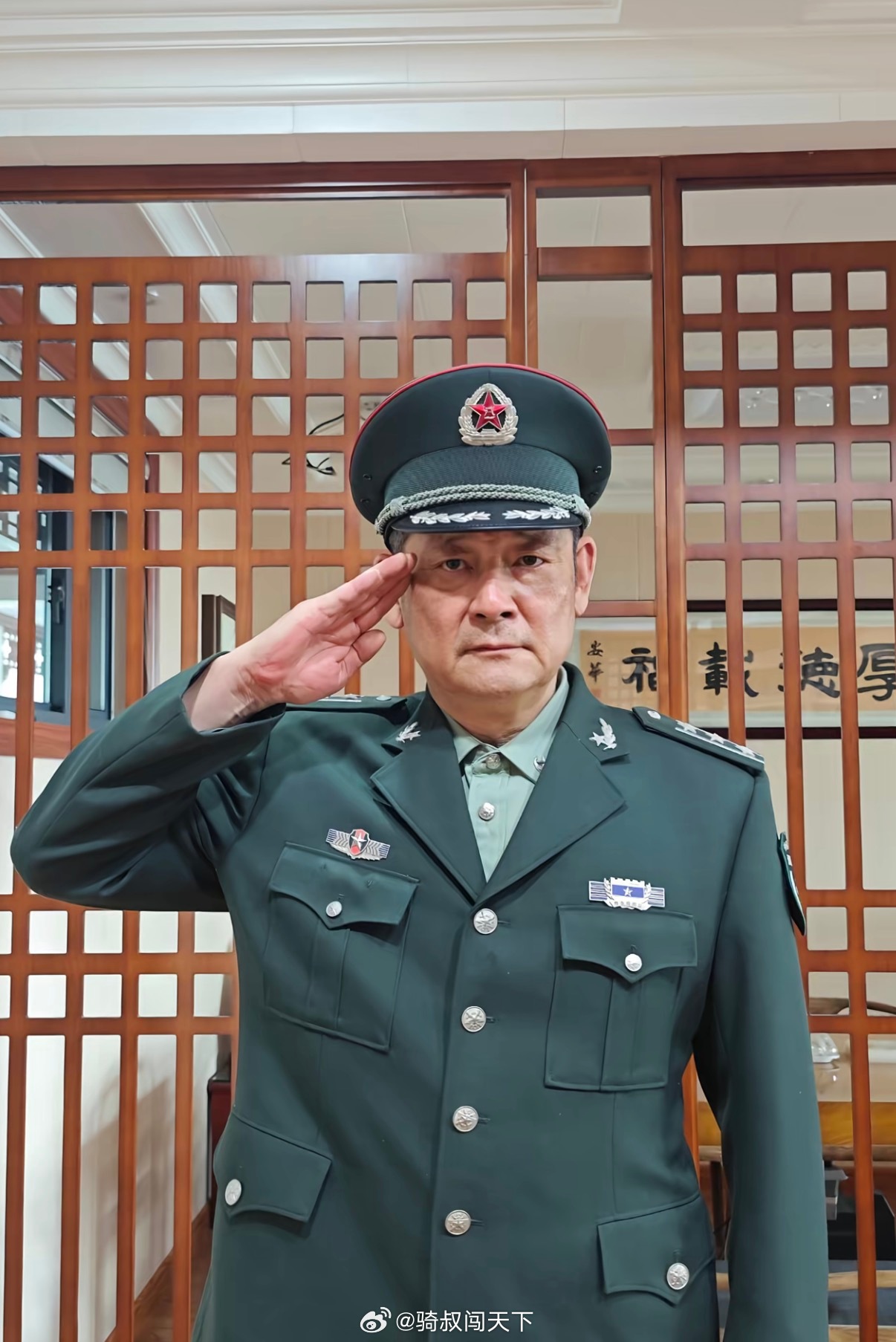 私生子，也不是他没有证据而是他居然太支持昆凌的事业了，怎么可能有私生子...
