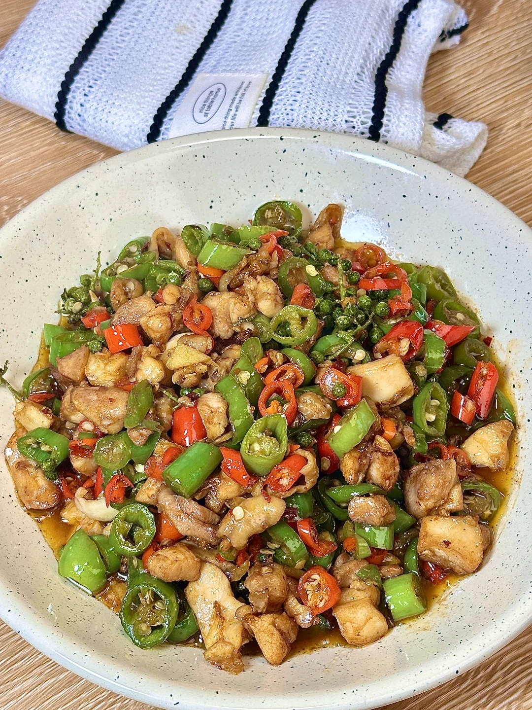 麻辣鲜嫩的双椒鸡丁