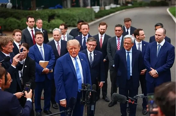TRUMP 组织的 SI 领袖会议