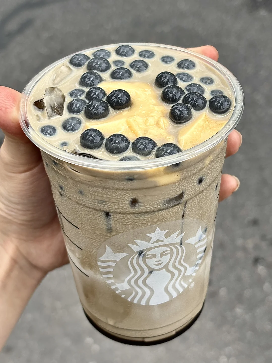 星巴克你居然在背着我们偷偷做奶茶拿铁……