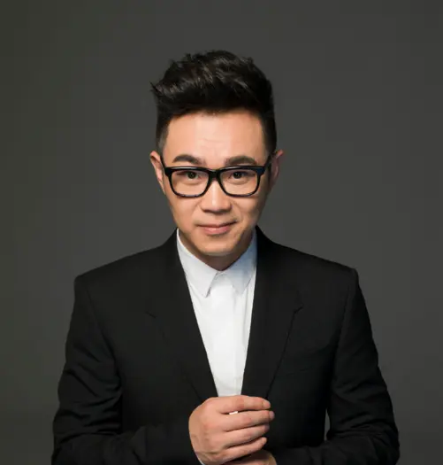 从网剧网红到百花最佳导演，大鹏的人生远比电影更励志