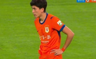 #买吾郎9秒破门##本赛季中超最快进球#
中超第25轮，山东泰山队作客挑战上海申花。开场仅9秒，山东泰山队反越位挑传找到买乌郎，后者挑射破门！
这是本赛季中超最快进球，也是中超历史上第二快的进球。中超最快进球由吉翔在2012年江苏舜天对阵广州恒大的比赛中创造，当时他仅用时7秒就把球送进了对手的 ​
