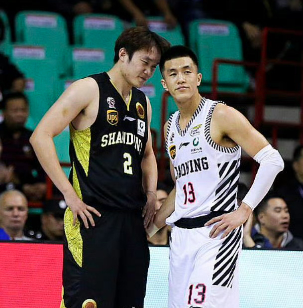 郭艾伦、丁彦雨航今晚将在平台解说山东高速男篮对阵辽宁本钢男篮季后赛首场...