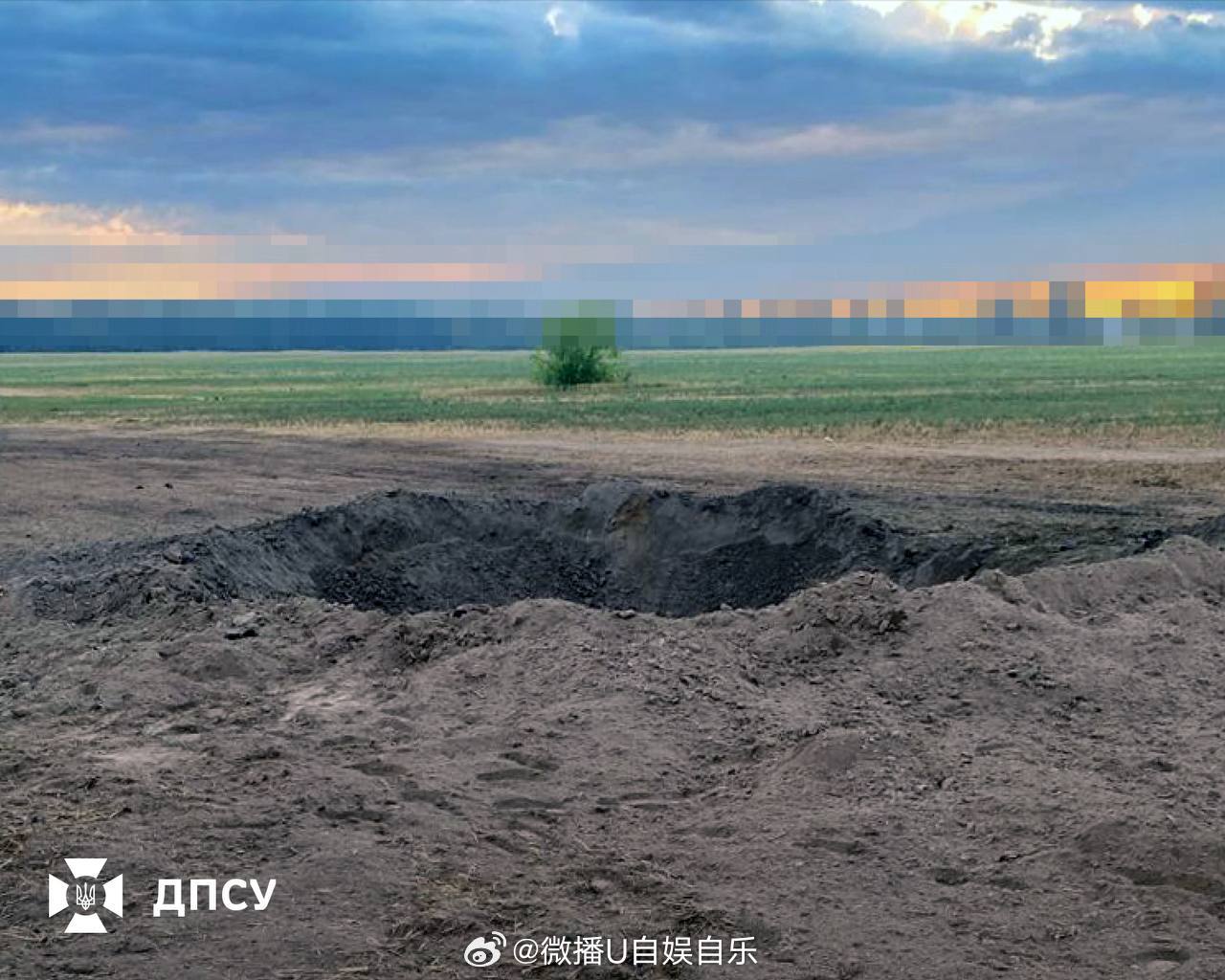 乌克兰国家边防局消息，今天在基辅地区，一个机动火力小组用机枪击落了一枚巡航导弹。这枚导弹原本飞向市区，但最终落在了人口稠密区之外。 ​