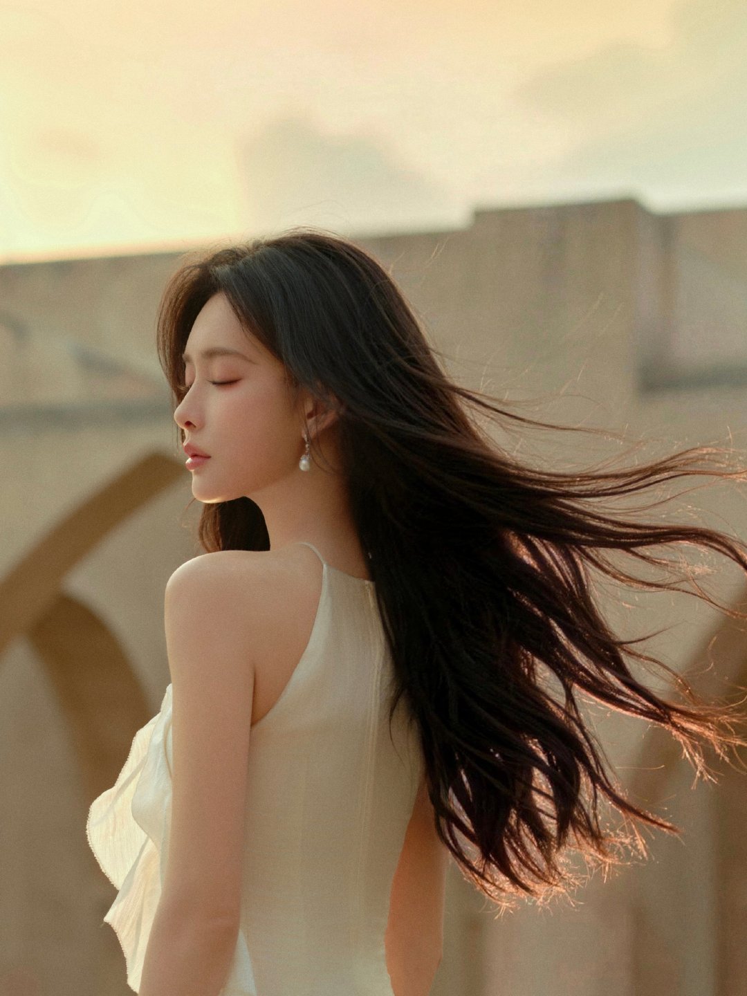 #孟子义抓彩带给关晓彤#孟子义 ​