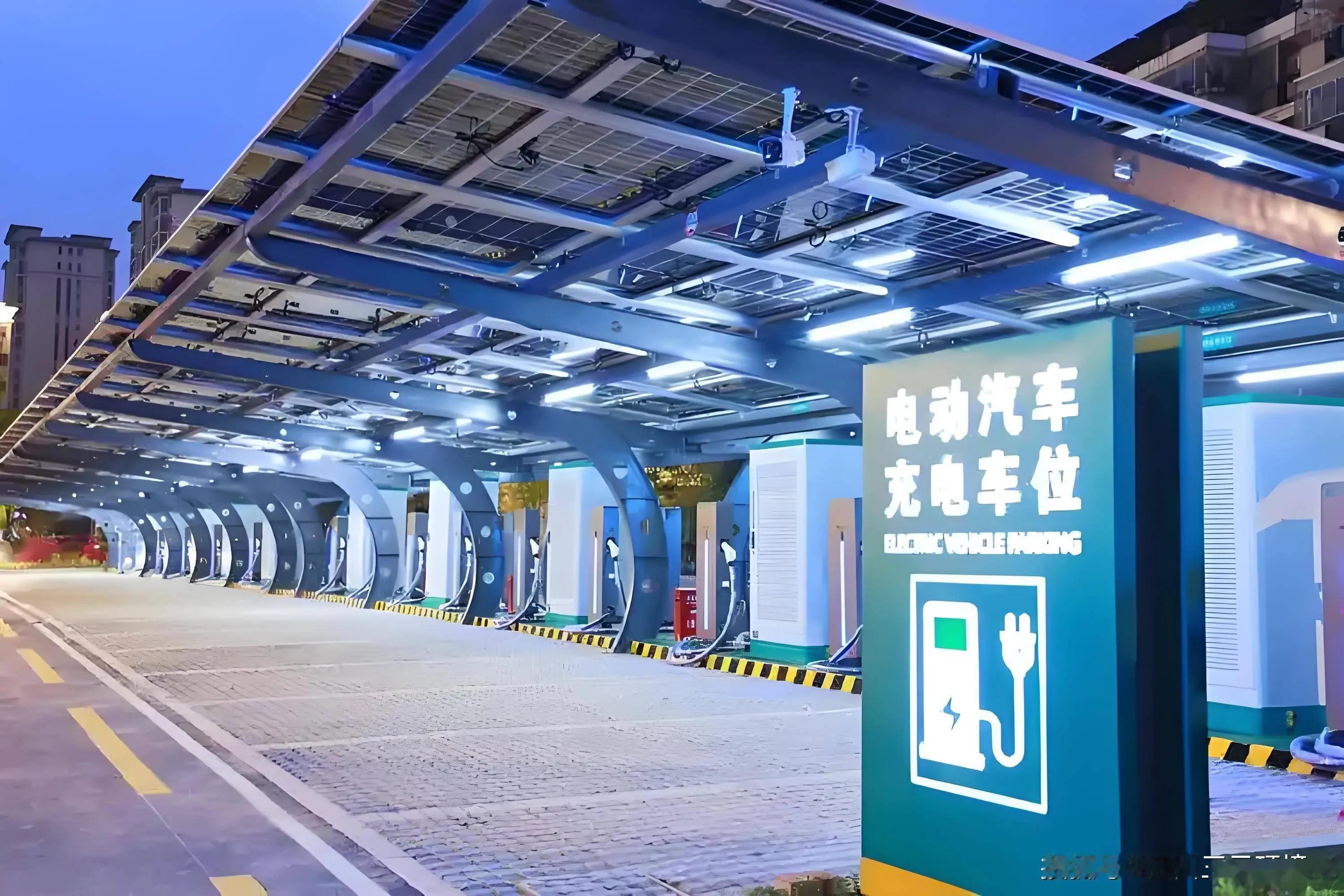 原以为纯电车取代燃油只是时间问题，没想到中国半路杀出个程咬金，这话一点不假。

前几年看新能源报告，结论都差不多，纯电是终点，燃油车倒计时都有人给算好了。可到了2026年再回头看，出题人早换了。中国这帮工程师没按欧美剧本演，在增程、混动、氢能这些支线上边走边试，硬是把一场胜负已分的比赛拉回了开局。