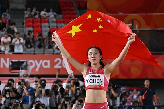 11秒06破赛会纪录 17岁陈妤颉首夺亚运金牌