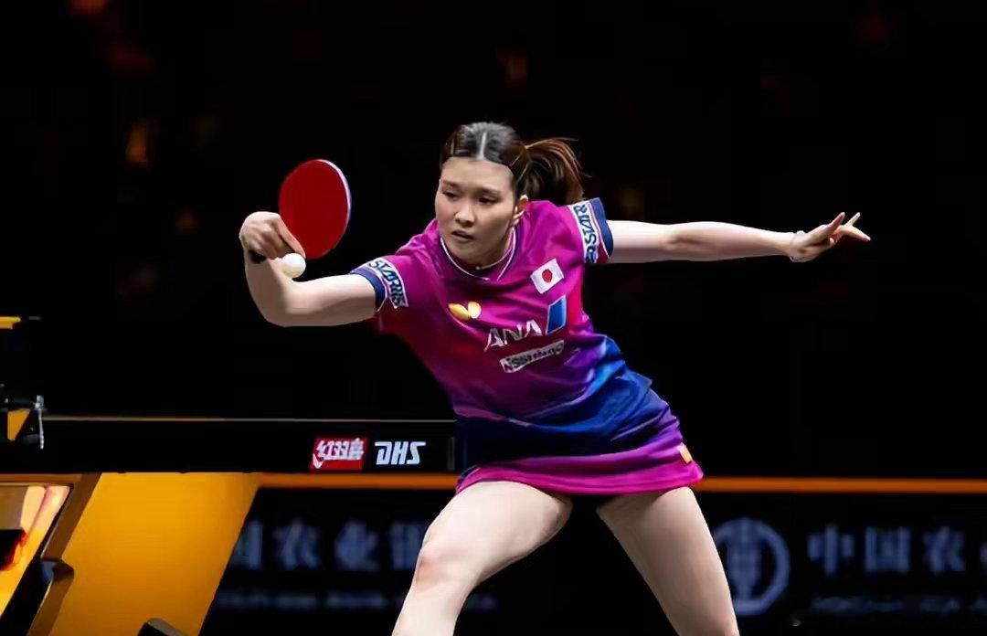 WTT中国大满贯的女子单打1/4决赛，陈幸同和日本削球手桥本帆乃香交了手。
赛前陈幸同的排名更高，但历史交手成绩却一次都没赢过，最终陈幸同以4比2完成逆转，晋级四强。 ​