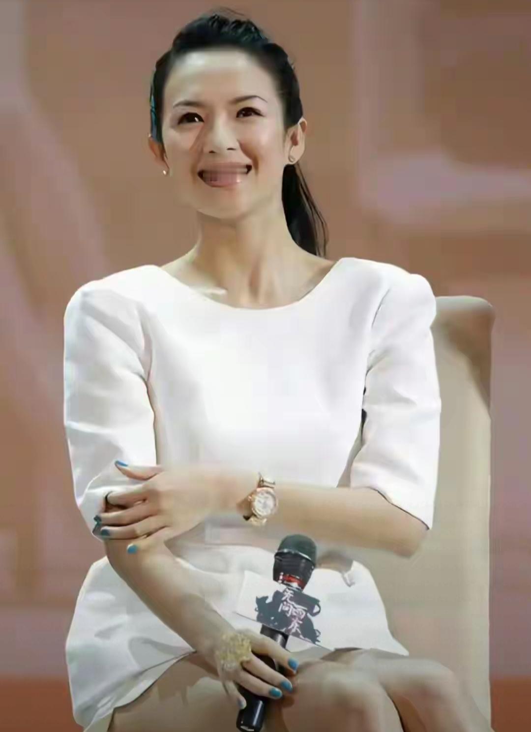 章子怡魅力炸裂，一颦一笑摄人心魄，直勾人魂！ ​​​