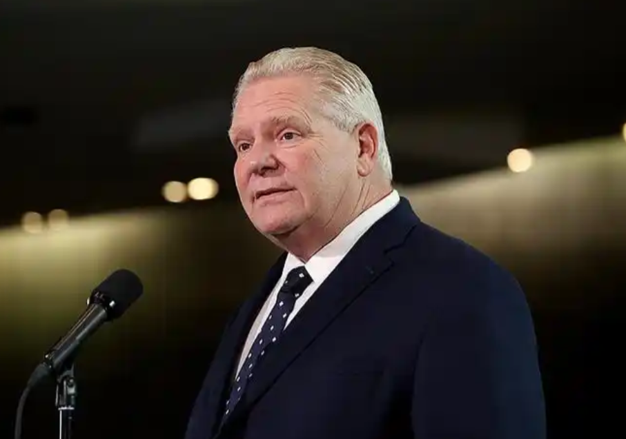 加拿大总理恐怕做梦也没想到，跟中国签完协议扭头回家，迎接他的不是掌声...