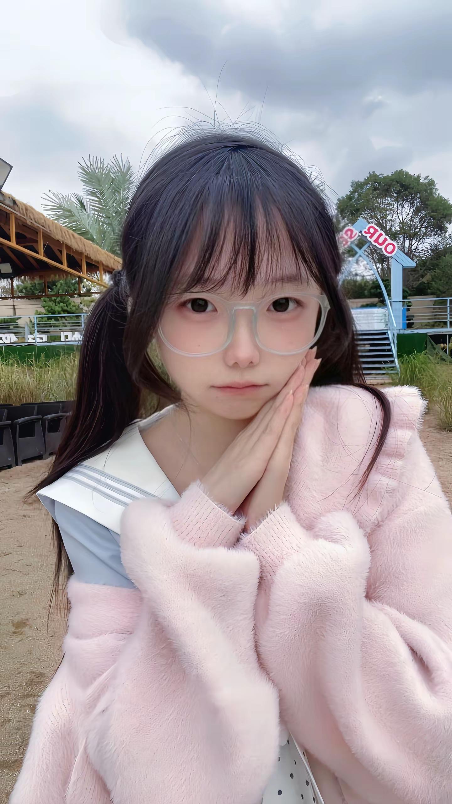 我性格十分恶劣 但胜在脸实在太乖。