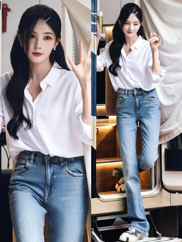 李一桐美人余东方卫视上星播出只有李一桐有艺名李一桐美人余 这个官宣海报真的太爽了吧，李一桐真的是稳坐C位大女主！ ​​​